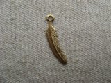 BRASS FEATHER LEFT 2個入り
