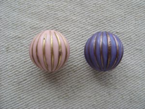 画像2: Vintage style Matte Carved Melon Beads 16mm