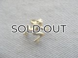 Brass Hug Frog