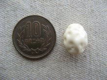 他の写真1: Vintage Cream Lucite POTATO Beads