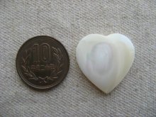 他の写真1: Vintage Mother of Pearl Heart Drop 