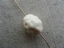 他の写真2: Vintage Cream Lucite POTATO Beads