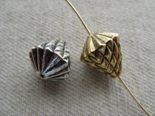 他の写真2: Vintage Metalized Plastic Pinecone Beads