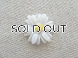 Vintage WH/Daisy Flower 19mm