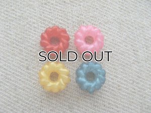 画像1: Vintage Plastic Spacer Donut Beads 4個いり