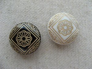 画像1: Vintage style Acrylic Flower Round Beads 