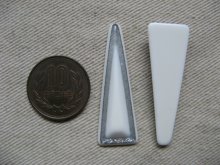 他の写真1: Vintage Acrylic Thin-Triangle Glitter Cabochon