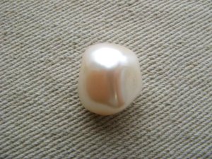 画像1: Vintage Lucite Pearl Nugget Beads 