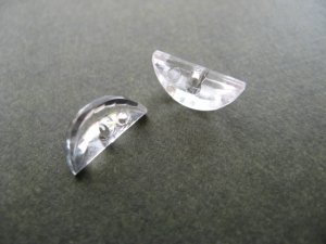 画像2: Vintage Plastic Clear Tiny Crescent Beads  2個入り