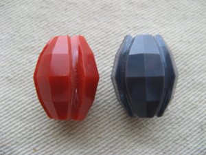 画像1: Vintage Plastic Oval Facet Beads (Big Hole)