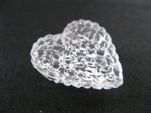 他の写真2: Vintage Plastic Clear Bumpy Heart Cabochon