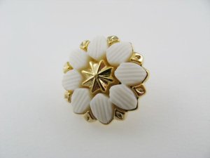 画像2: Plastic Gold+White W/Flower Button