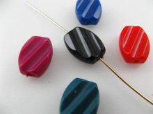 他の写真2: Vintage Plastic Slant Line Beads