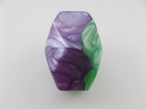 画像1: Vintage Lucite Thick Rhombus Beads