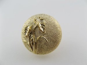 画像1: Plastic Gold Iris-Flower Button
