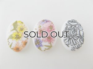 画像1: Vintage Plastic Floral Decal Oval Cabochon