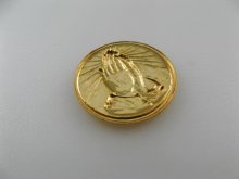 他の写真2: Vintage Goldplated Prayhands Coin