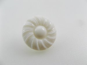 画像1: Plastic Round White Flower Button