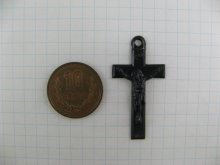 他の写真1: Vintage Plastic Crucifix Charms