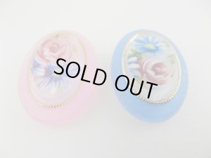 画像2: Vintage Plastic Pastel Flower Oval Cabochon