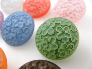 画像2: Vintage Plastic Frost Daisy Button