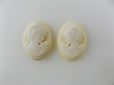 Vintage Plastic Ivory/WH Cameo 18x13mm