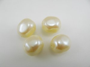 画像1: Vintgae Pearlized Plastic Beads (Rec) 4個いり