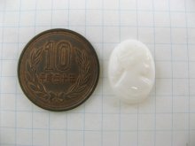 他の写真1: Vintage Glass White Cameo 18x13mm