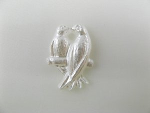 画像1: Vintage Plastic Pearlized Love Birds Cabochon