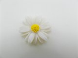 Vintage WH/Daisy Flower 19mm