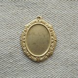 Brass rococo style frame 18x13mm