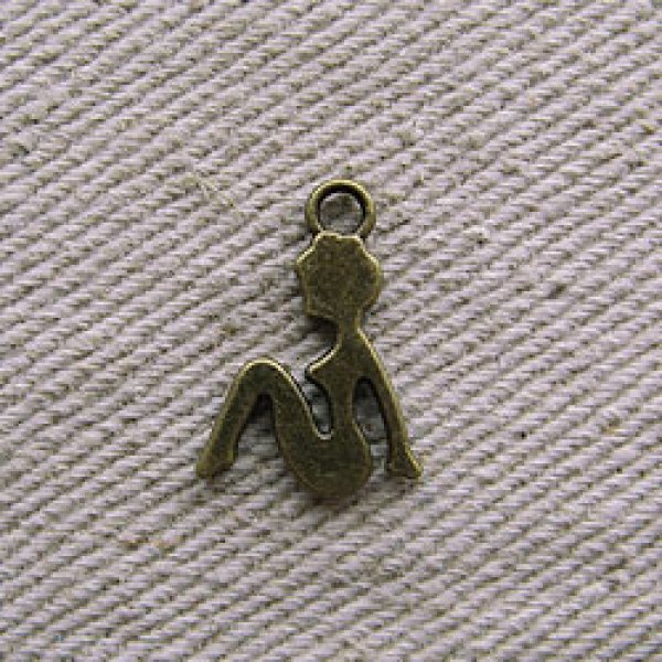 画像1: Mini Girl Charm 2個入り (1)