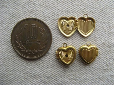 画像1: Small Heart Setting Locket