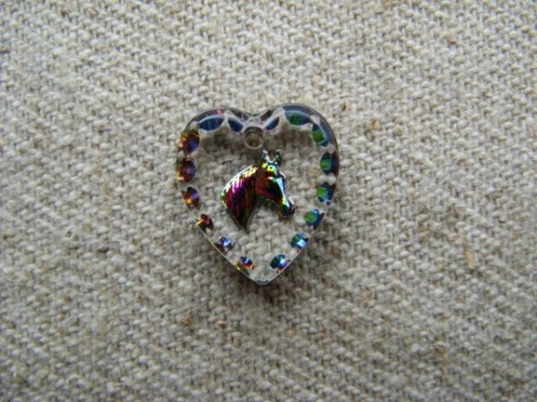 画像1: Tiny Horse Heart Glass Intaglio Pendant  (1)