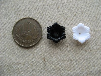 画像1: Vintage Flower Beads 16mm 2個入り
