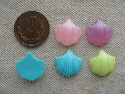 画像1: Vintage Plastic Scalloped-Shell cabochons