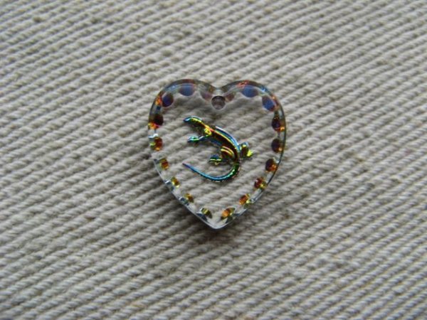 画像1: Lizard Heart Glass Intaglio Pendant (1)