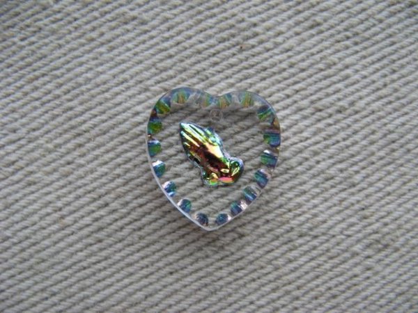 画像1: Pray-Hands Heart Glass Intaglio Pendant (1)