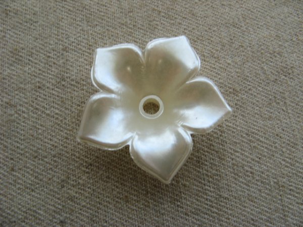 画像1: Vintage Big Pearlized Acrylic Flower Bead  (1)