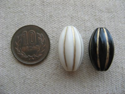 画像1: Vintage style Acrylic Fluted Oval Beads (L)