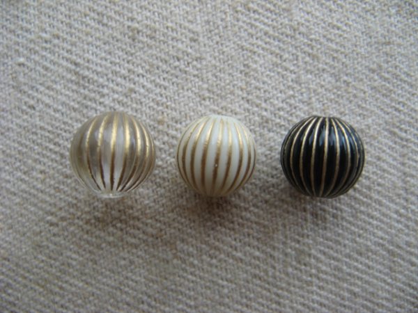 画像1: Vintage style Acrylic Carved Melon Beads 10mm 2個いり (1)