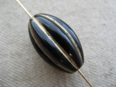 画像2: Vintage style Acrylic Fluted Oval Beads (L)
