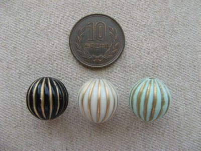 画像1: Vintage style Matte Carved Melon Beads 16mm