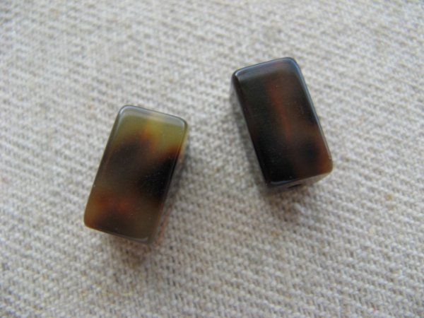 画像1: Vintage Smooth Tortoise Rectangle Beads 2個いり (1)