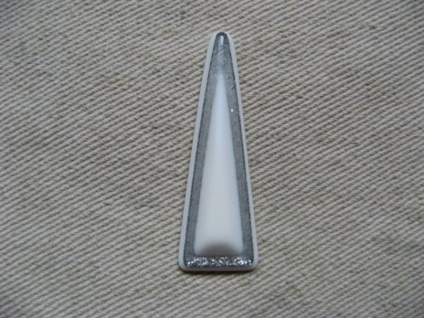 画像1: Vintage Acrylic Thin-Triangle Glitter Cabochon (1)