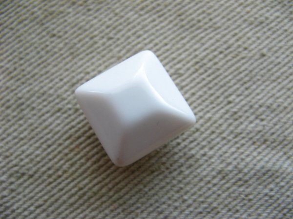 画像1: Vintage Plastic White Diamond Beads (1)
