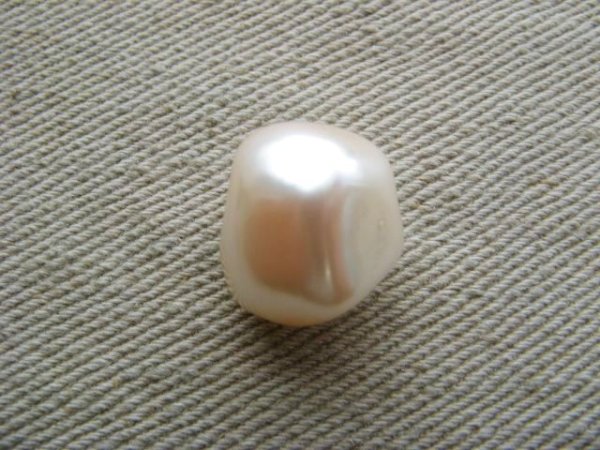 画像1: Vintage Lucite Pearl Nugget Beads  (1)