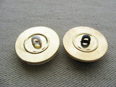 画像2: Vintage Plastic Gold Wave Button 