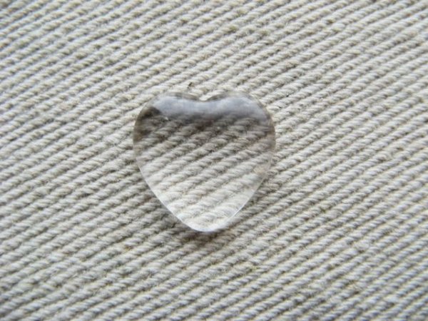 画像1: Vintage Glass Clear Heart Cabochon (1)