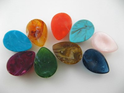 画像2: Vintage Plastic Marble Drop Cabochon 